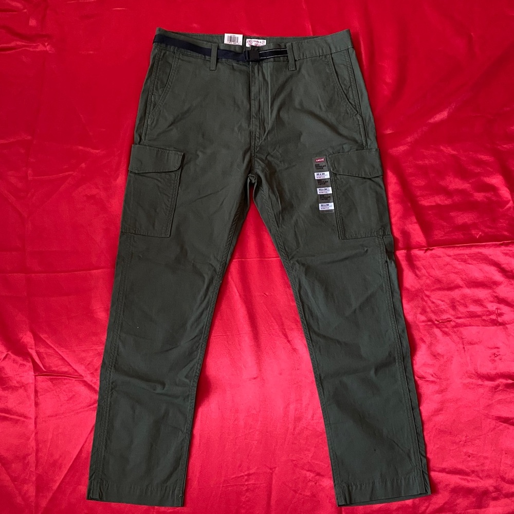 RARE LEVI’S 502 REGULAR TAPER CARGOS